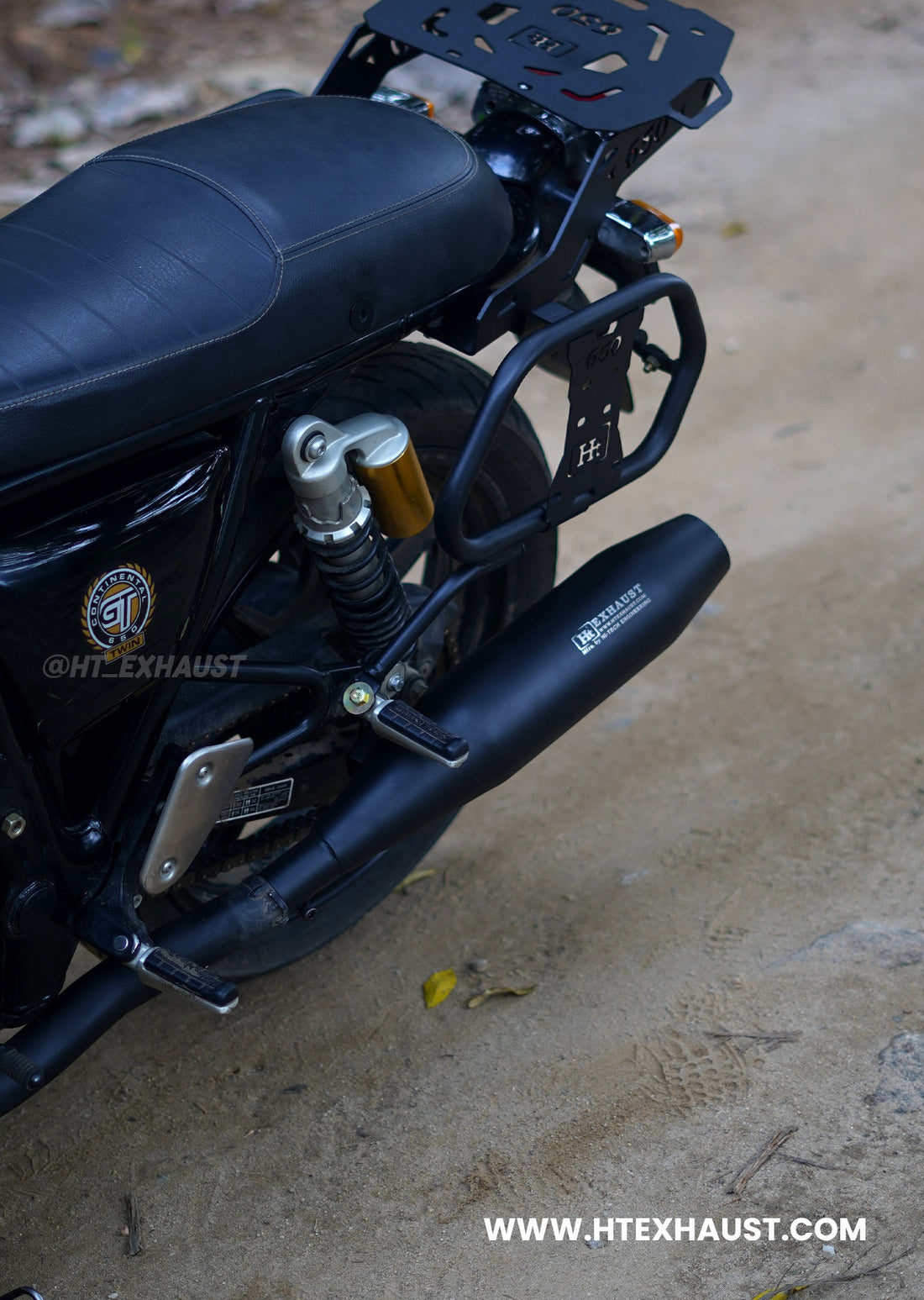 INTERCEPTOR AND GT 650 EXHAUST BLACK IN 320